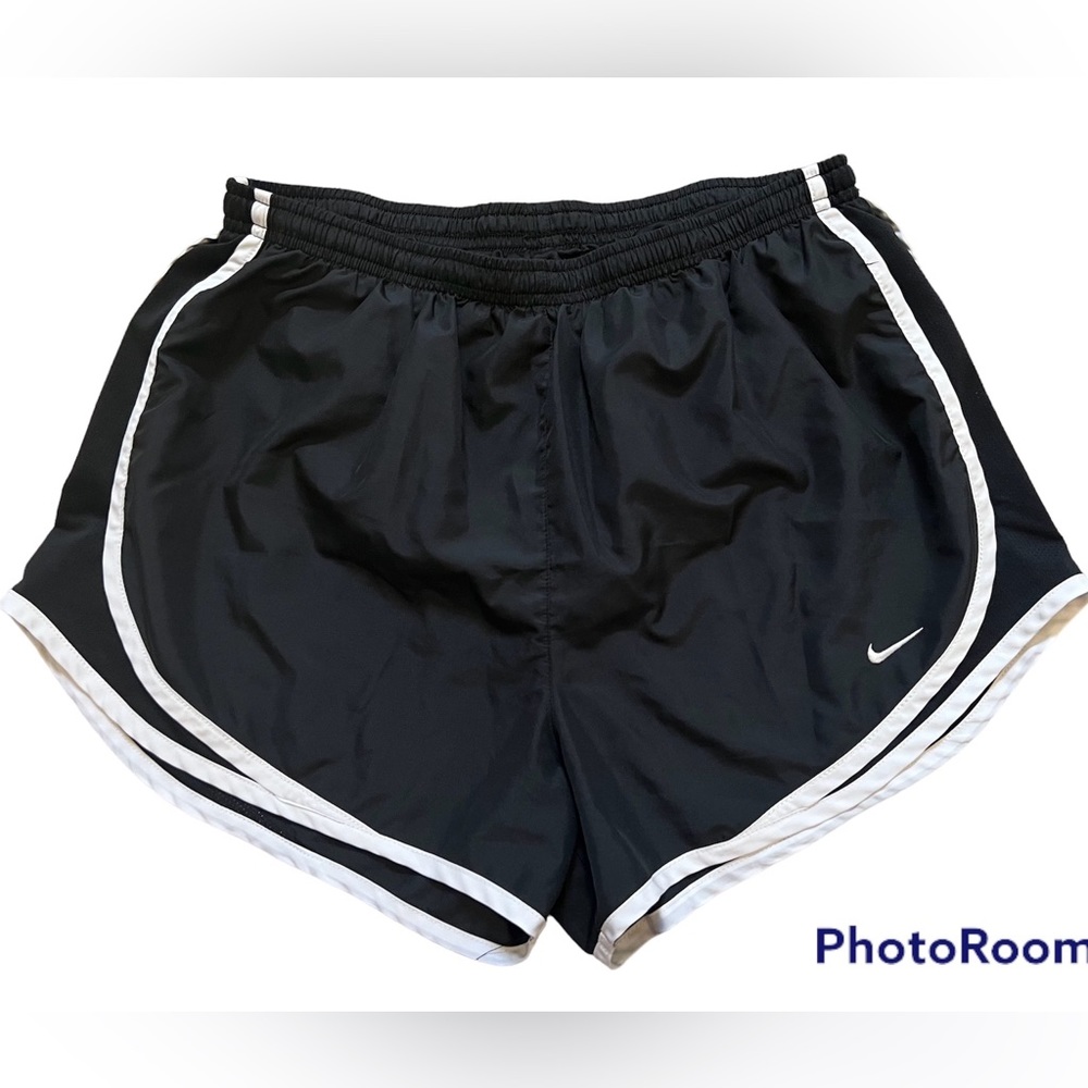 Ladies Nike Dri-fit black shorts large A-35